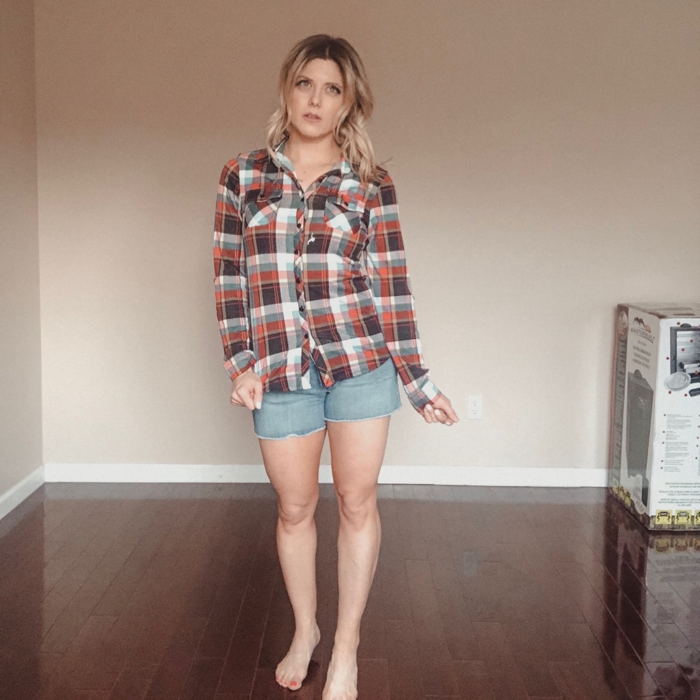 Cutoff jean shorts